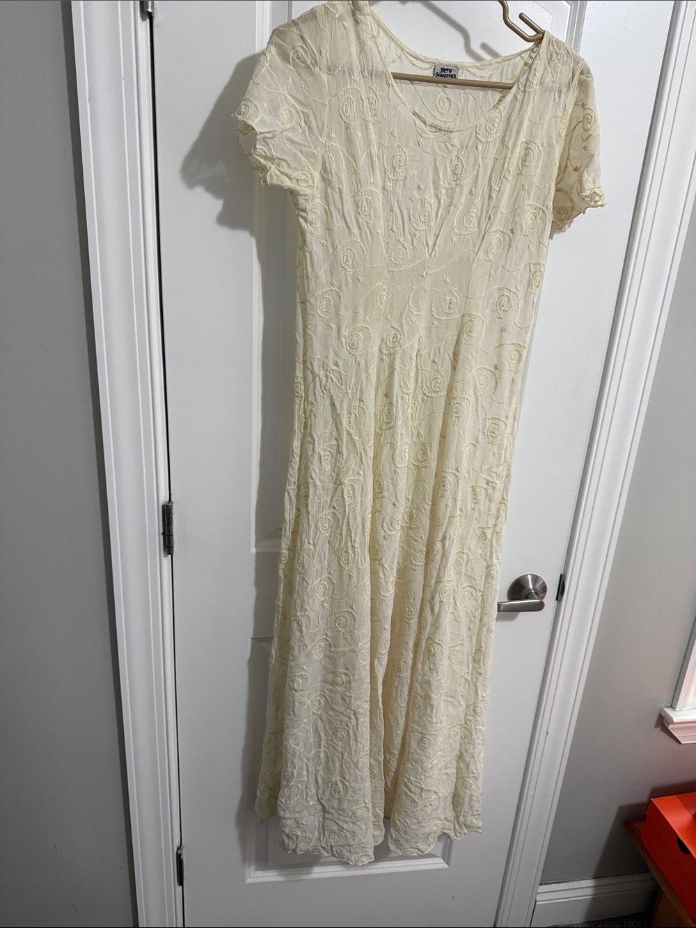 Light Cream Embroidered Short-Sleeve Maxi Dress